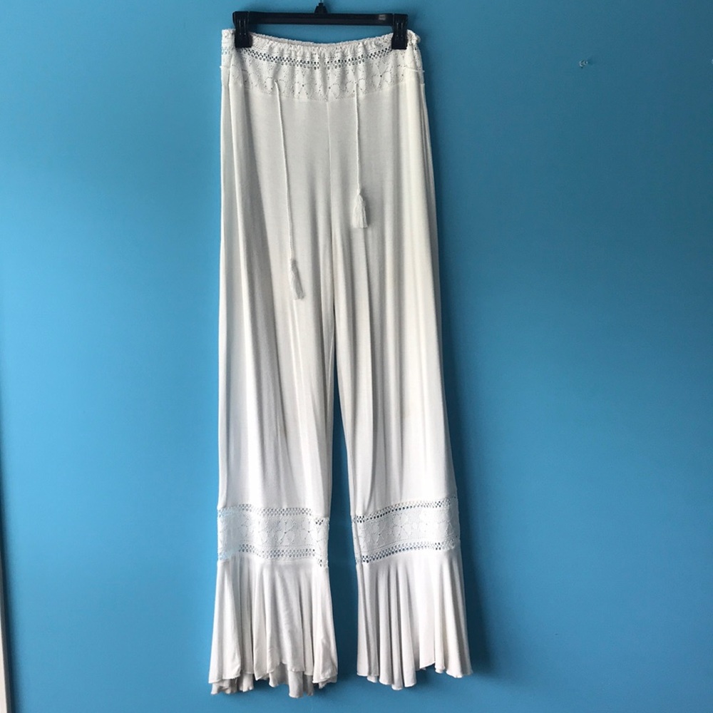 High waist polyester flow pants.